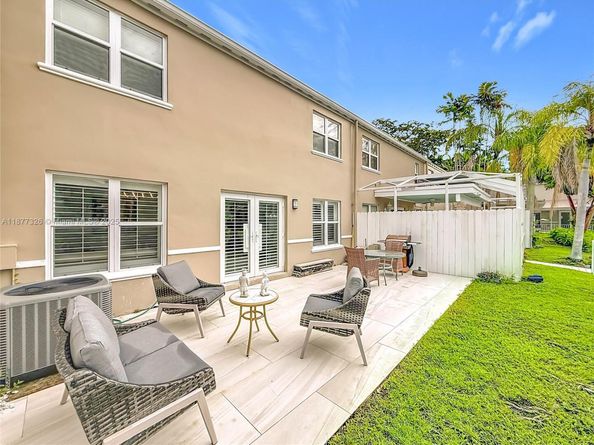 7110 SW 54th St, Miami FL 33155