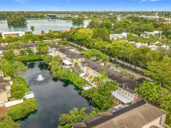 7110 SW 54th St, Miami FL 33155