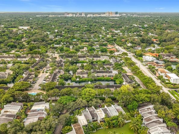 7110 SW 54th St, Miami FL 33155