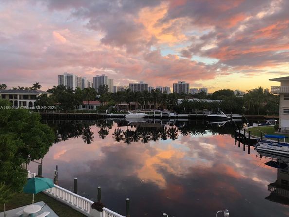 419 Golden Isles Dr 305, Hallandale Beach FL 33009