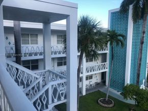 419 Golden Isles Dr 305, Hallandale Beach FL 33009