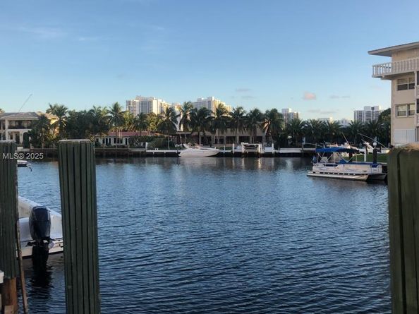 419 Golden Isles Dr 305, Hallandale Beach FL 33009
