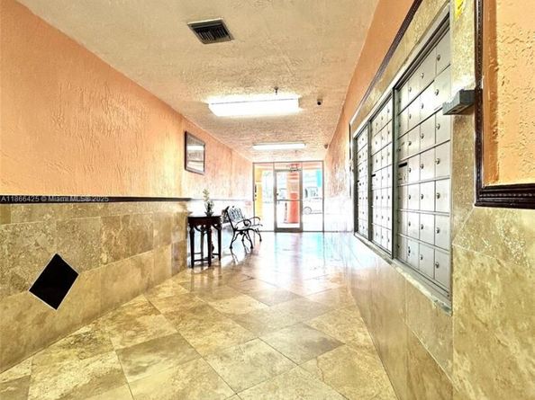 199 SW 12th Ave 410A, Miami FL 33130