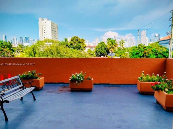 199 SW 12th Ave 410A, Miami FL 33130