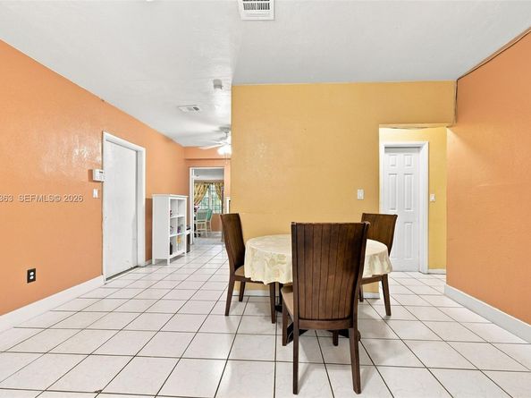2439 Mayo St, Hollywood FL 33020