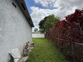 6708 Raleigh St, Hollywood FL 33024