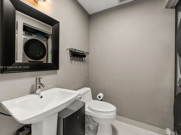 3470 E Coast Ave H0402, Miami FL 33137