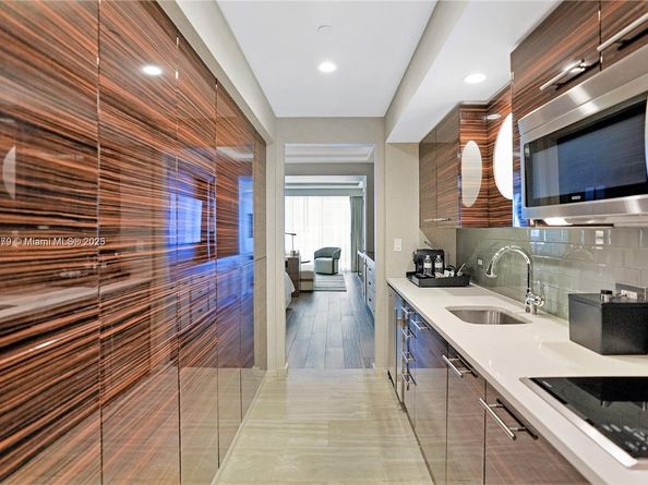 551 N Fort Lauderdale Beach Blvd R1806, Fort Lauderdale FL 33304