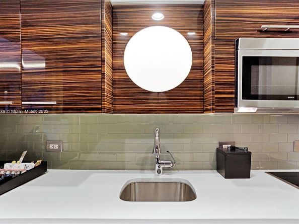 551 N Fort Lauderdale Beach Blvd R1806, Fort Lauderdale FL 33304