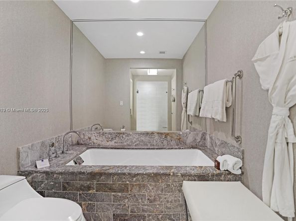 551 N Fort Lauderdale Beach Blvd R1806, Fort Lauderdale FL 33304