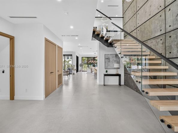 1013 SE 9th St, Fort Lauderdale FL 33316