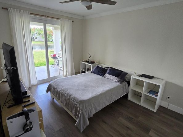 1425 Crossbill Ct, Weston FL 33327