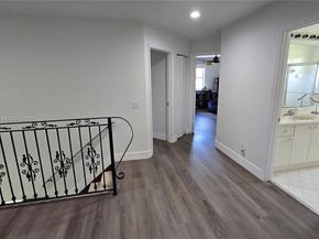 1425 Crossbill Ct, Weston FL 33327
