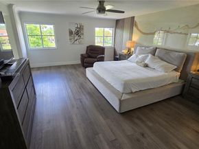 1425 Crossbill Ct, Weston FL 33327
