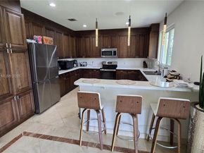 1425 Crossbill Ct, Weston FL 33327