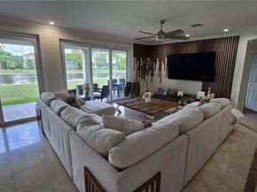 1425 Crossbill Ct, Weston FL 33327