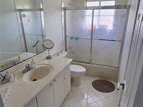 1425 Crossbill Ct, Weston FL 33327