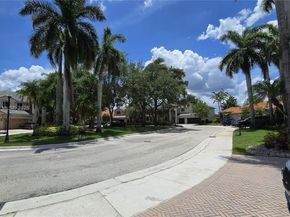1425 Crossbill Ct, Weston FL 33327