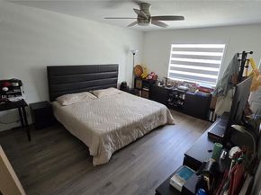 1425 Crossbill Ct, Weston FL 33327