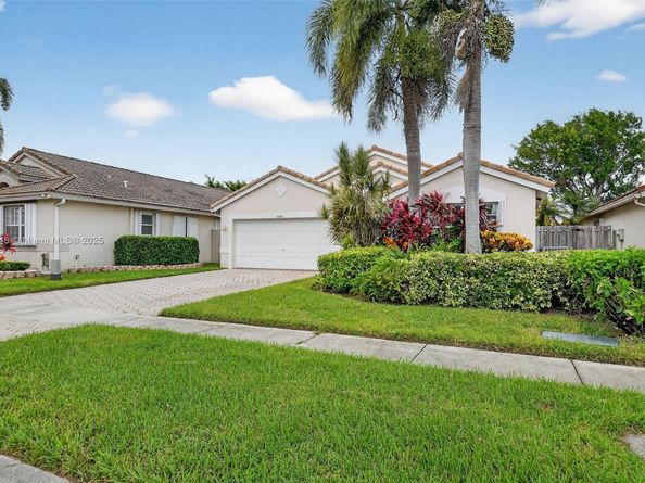 8895 Harrods Dr, Boca Raton FL 33433