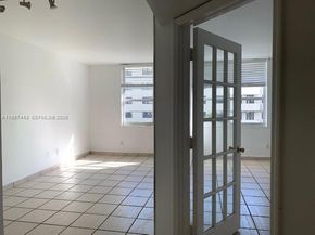 100 Lincoln Rd 732, Miami Beach FL 33139
