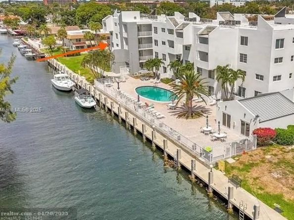2860 NE 14th St Cswy 208D, Pompano Beach FL 33062