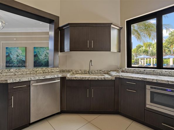 11863 SW 13th Ct, Pembroke Pines FL 33025