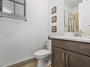 11863 SW 13th Ct, Pembroke Pines FL 33025