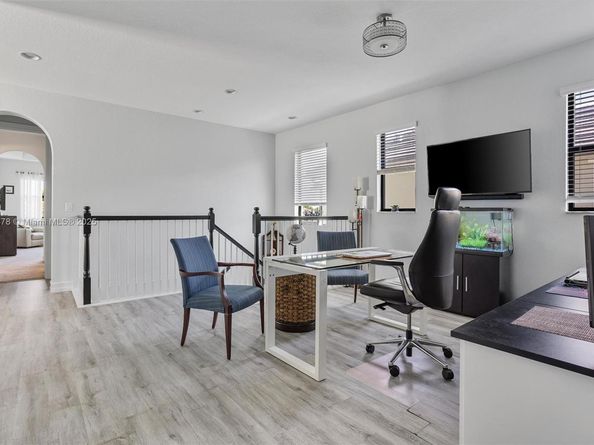 11863 SW 13th Ct, Pembroke Pines FL 33025