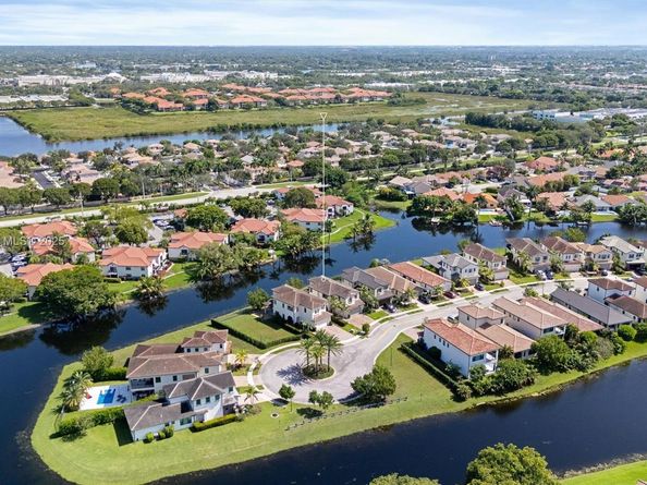 11863 SW 13th Ct, Pembroke Pines FL 33025