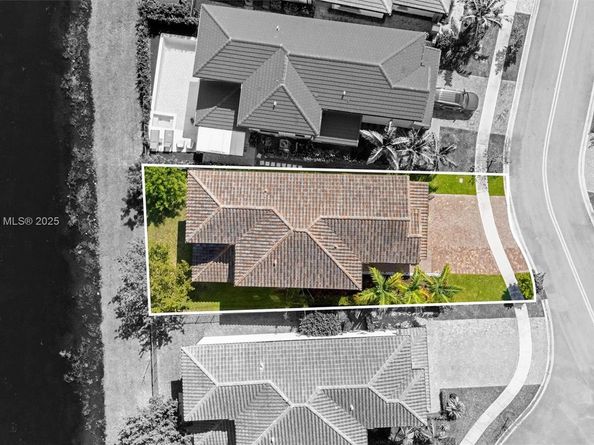 11863 SW 13th Ct, Pembroke Pines FL 33025
