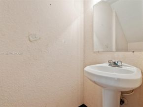 833 NW 82nd Ave 6, Plantation FL 33324