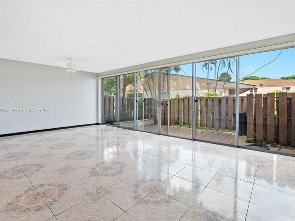 833 NW 82nd Ave 6, Plantation FL 33324