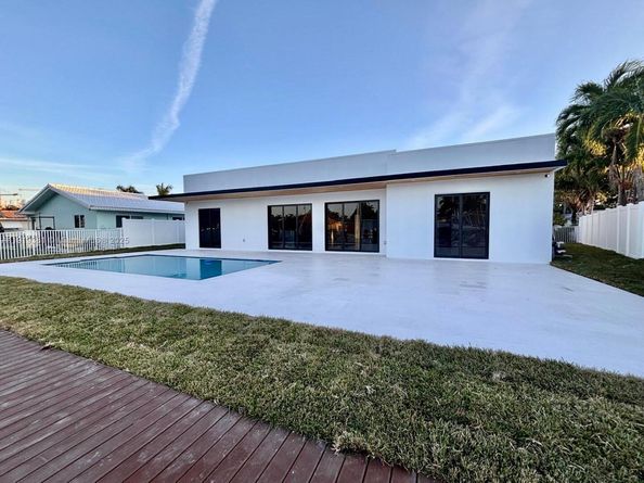 1409 SE 14th Ct, Deerfield Beach FL 33441