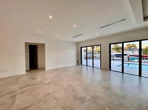 1409 SE 14th Ct, Deerfield Beach FL 33441