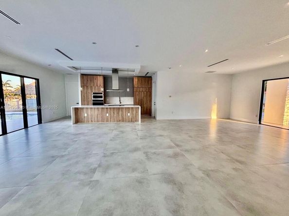 1409 SE 14th Ct, Deerfield Beach FL 33441