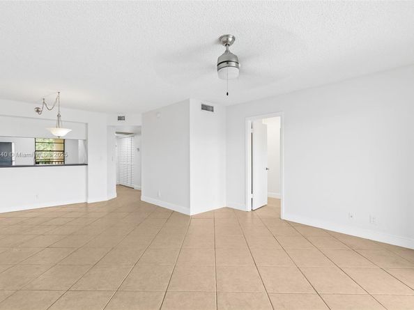 10501 W Broward Blvd 407, Plantation FL 33324