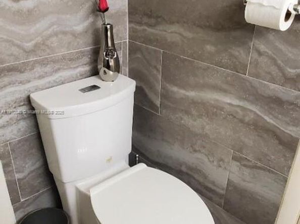 649 W Oakland Park Blvd 103A, Oakland Park FL 33311