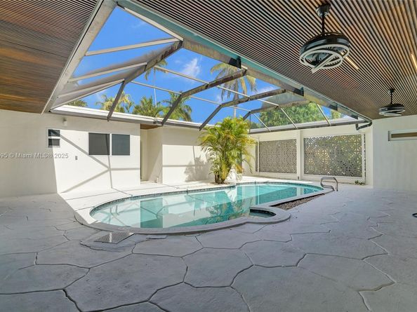 4731 Pierce St, Hollywood FL 33021
