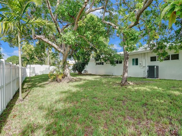 4731 Pierce St, Hollywood FL 33021