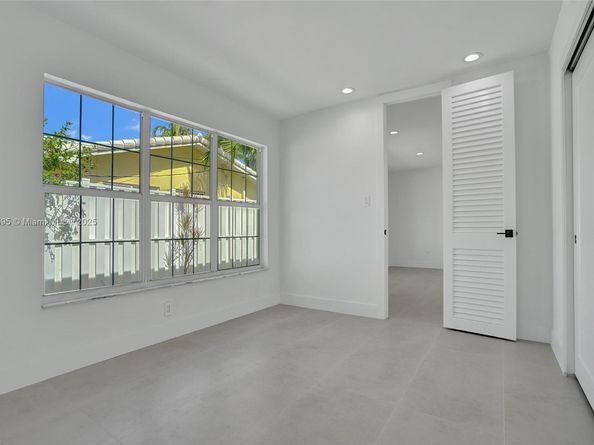 4731 Pierce St, Hollywood FL 33021