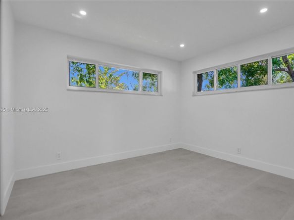 4731 Pierce St, Hollywood FL 33021