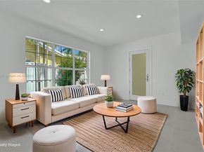 4731 Pierce St, Hollywood FL 33021