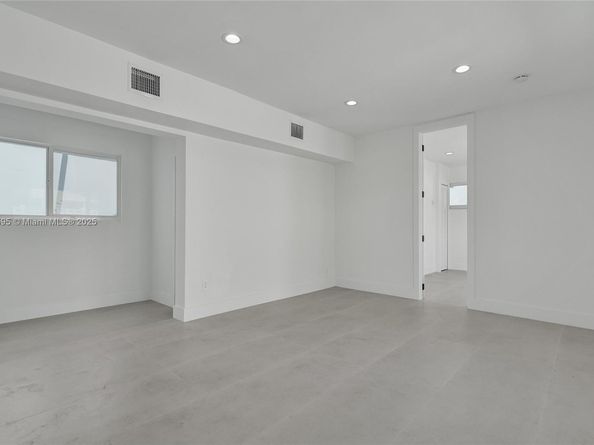4731 Pierce St, Hollywood FL 33021