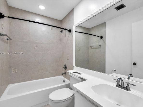 5762 Fox Hollow Dr C, Boca Raton FL 33486