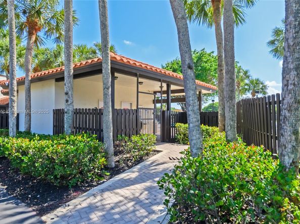 5762 Fox Hollow Dr C, Boca Raton FL 33486