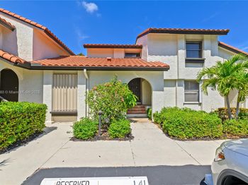 5762 Fox Hollow Dr