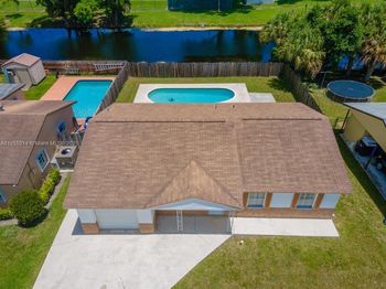 405 SW 78th Ter