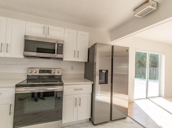 405 SW 78th Ter, North Lauderdale FL 33068
