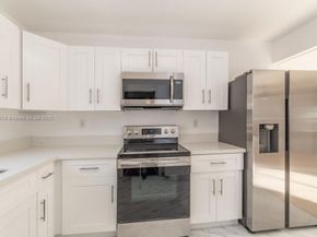 405 SW 78th Ter, North Lauderdale FL 33068